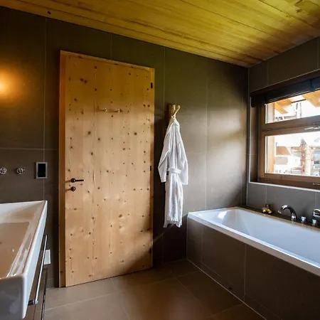 Anna Isabelle Penthouse *